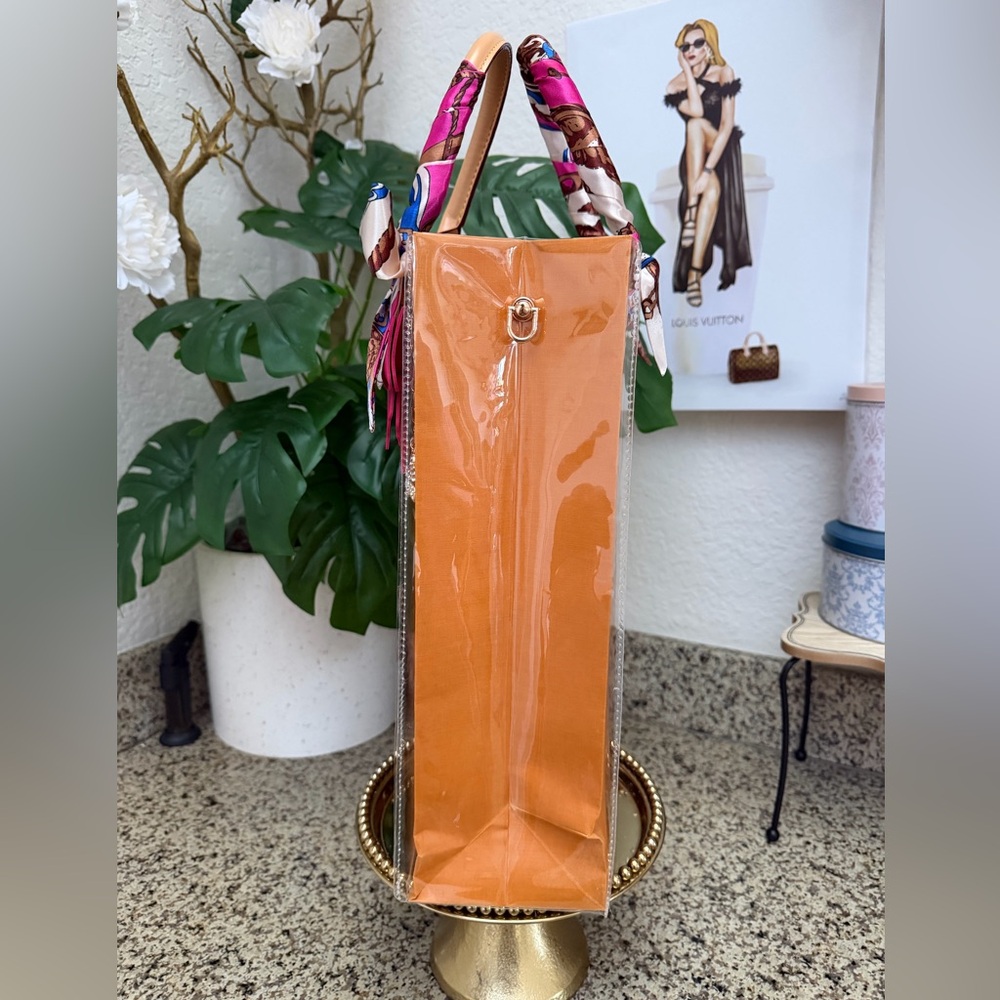 🩷🤍Louis Vuitton Gift Bag Tote🤍🩷 - Picture 5 of 7